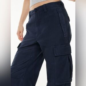 Tna Supply Cargo Pant (size 4) in Navy